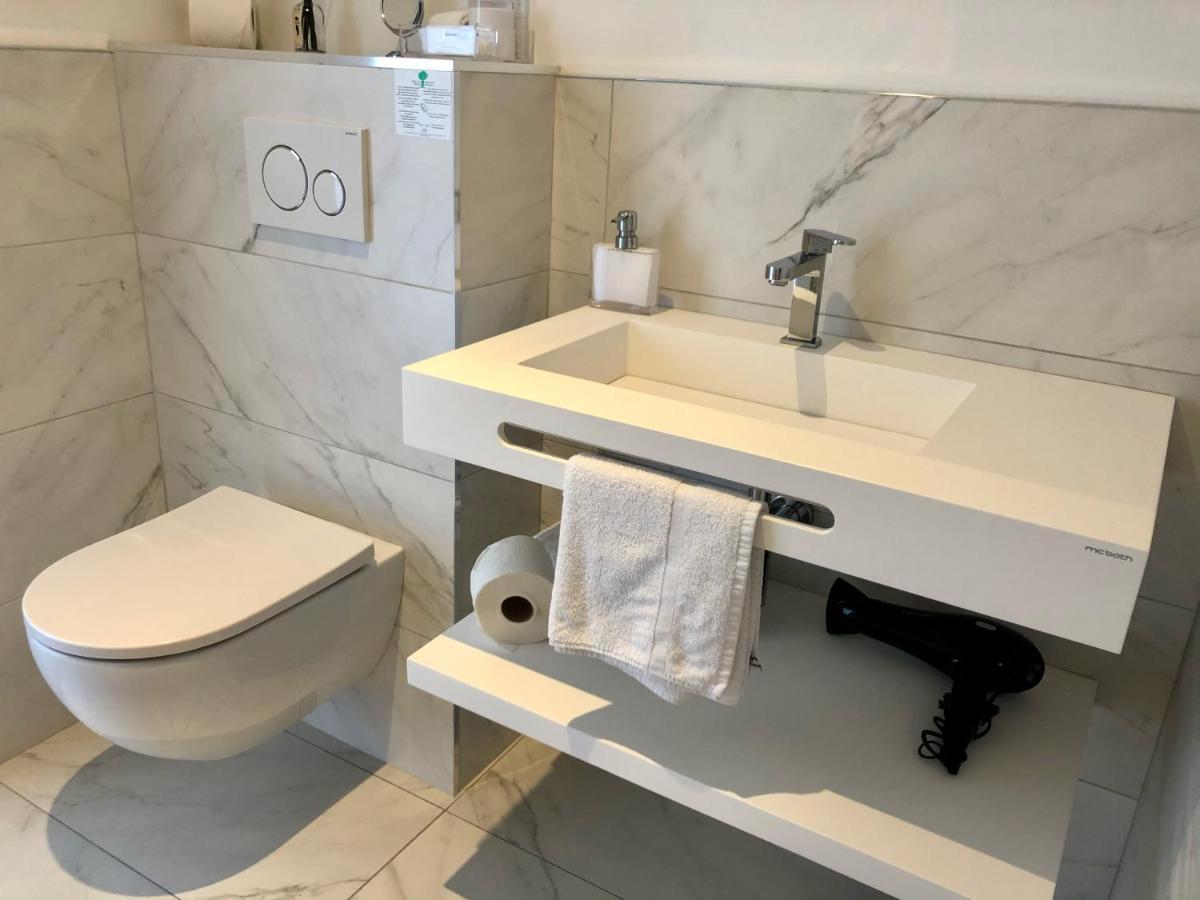 Hotelya - Lille Villeneuve D'Ascq Esterno foto